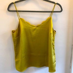 Lulu’s scalloped green top
